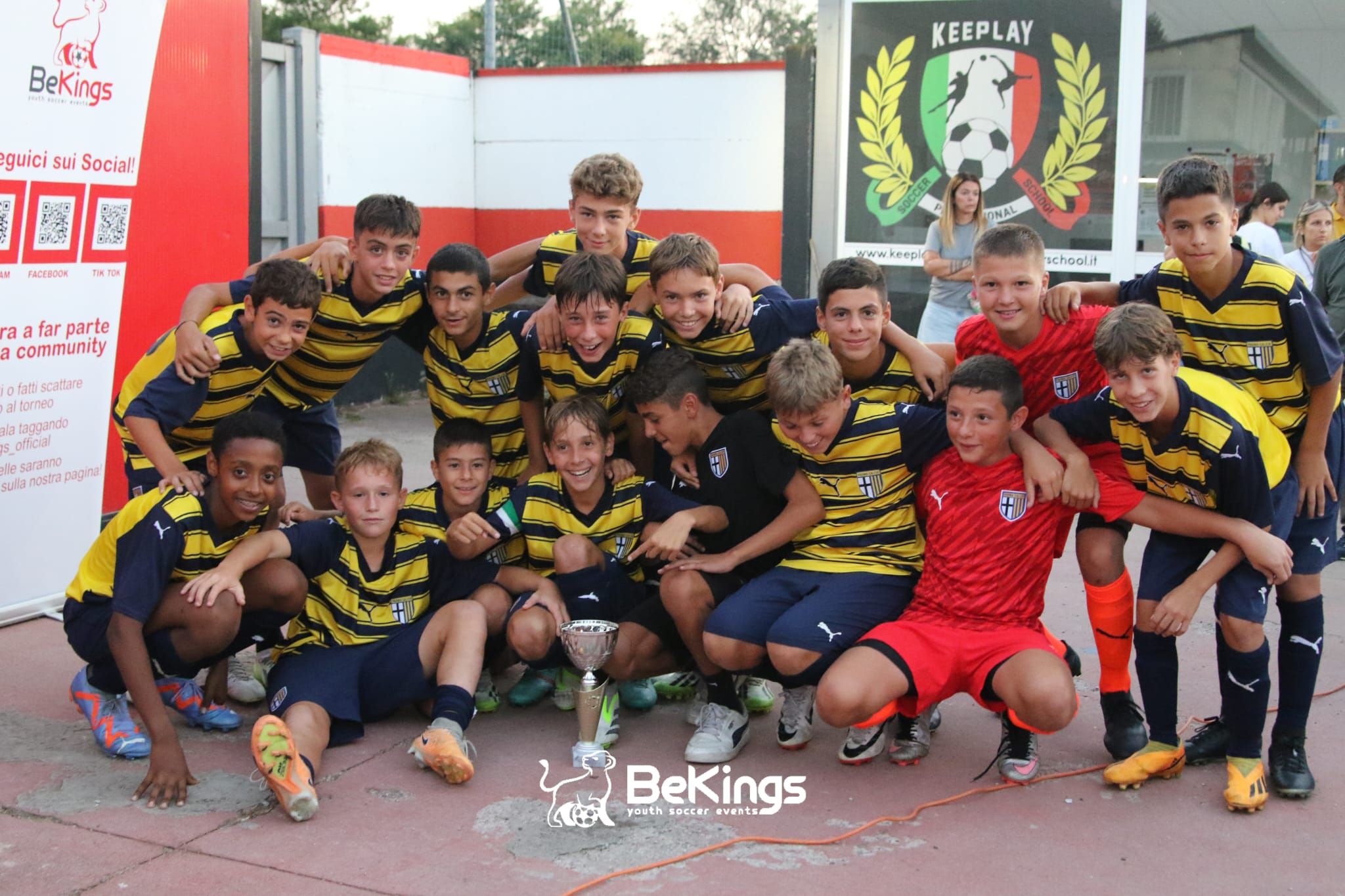 La festa della squadra del Parma Under 13 dopo la vittoria del torneo